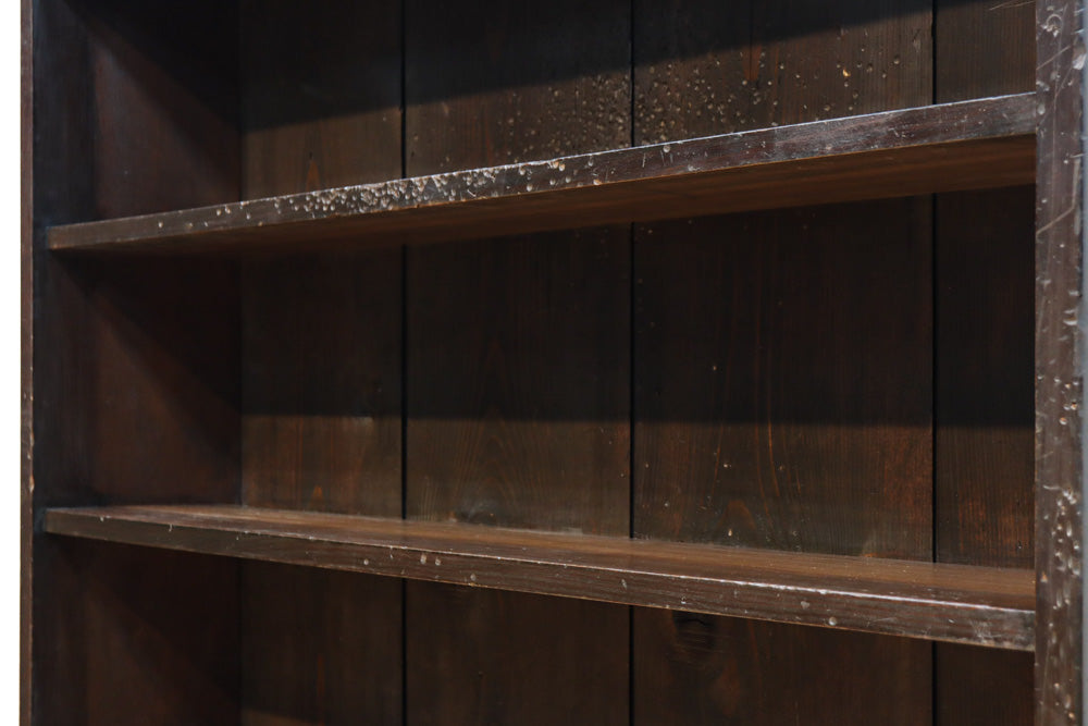 味わいが滲み出た使い勝手の良い本棚　BB3314