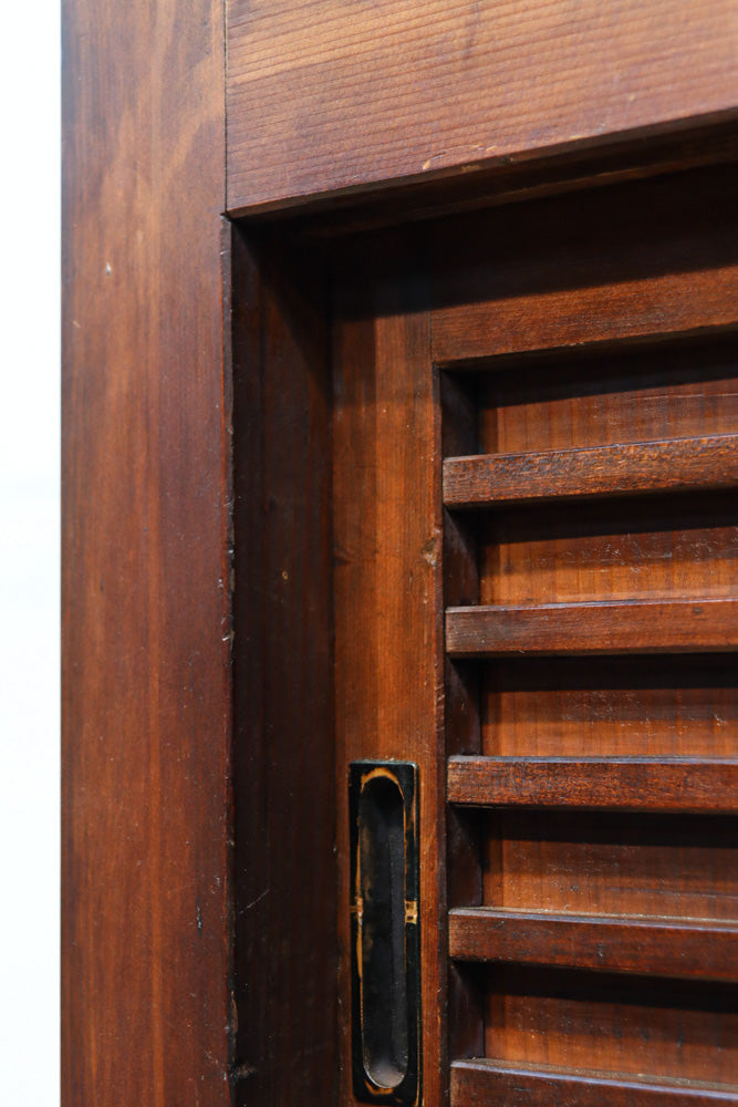 気品ある色艶に伝統の風格漂う両面手摺付き階段箪笥　BB3317