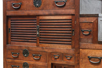 気品ある色艶に伝統の風格漂う両面手摺付き階段箪笥　BB3317