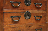 気品ある色艶に伝統の風格漂う両面手摺付き階段箪笥　BB3317