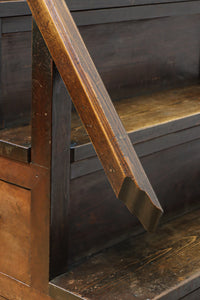 気品ある色艶に伝統の風格漂う両面手摺付き階段箪笥　BB3317