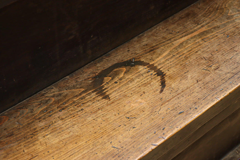 気品ある色艶に伝統の風格漂う両面手摺付き階段箪笥　BB3317