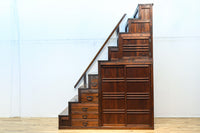 気品ある色艶に伝統の風格漂う両面手摺付き階段箪笥　BB3317