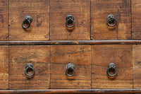 古色を帯びた枯れ具合に圧巻の引き出しが並ぶ百目箪笥　BB3320