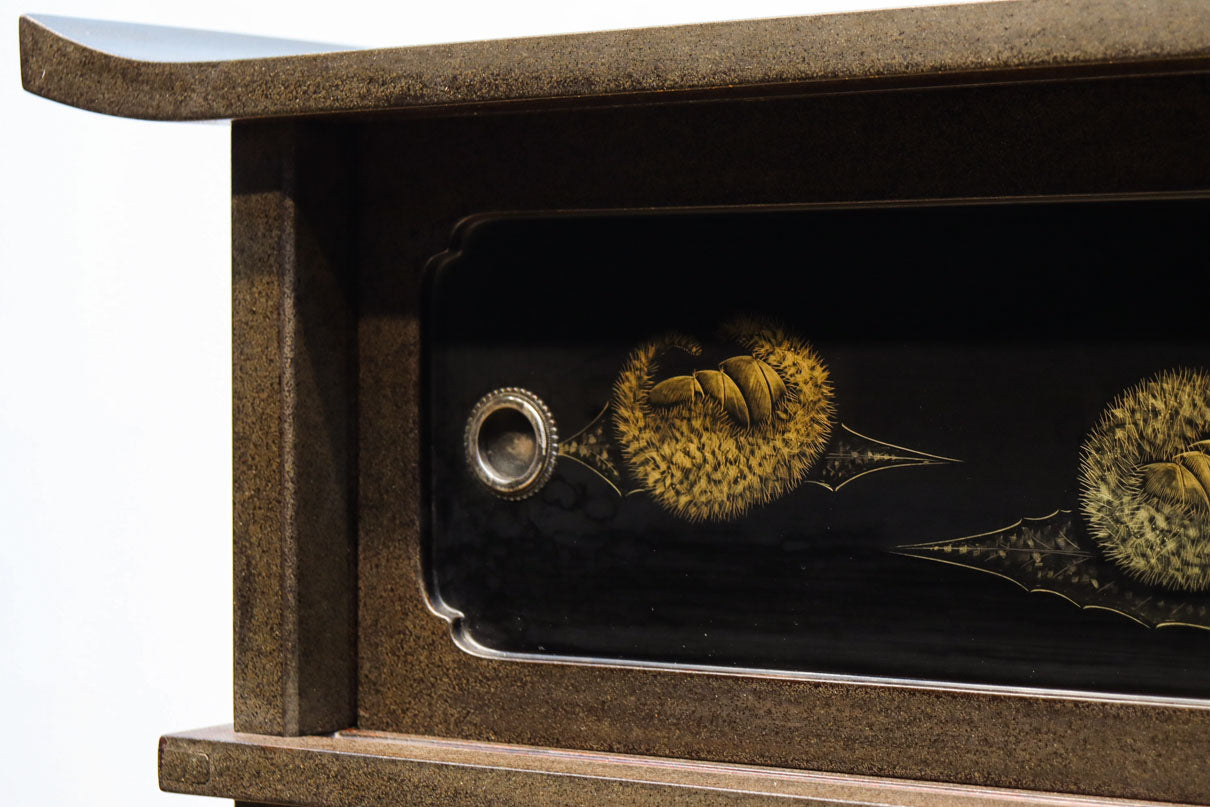 角野岩次作 栗鼠の美しい描写に和の趣き漂う素敵な飾り棚　BB3321