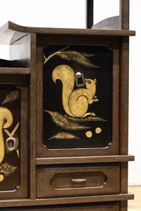 角野岩次作 栗鼠の美しい描写に和の趣き漂う素敵な飾り棚　BB3321