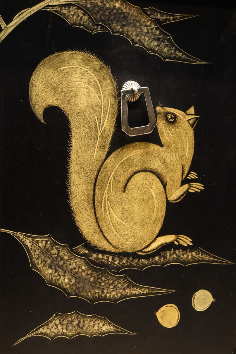 角野岩次作 栗鼠の美しい描写に和の趣き漂う素敵な飾り棚　BB3321