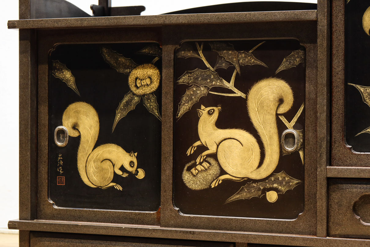 角野岩次作 栗鼠の美しい描写に和の趣き漂う素敵な飾り棚　BB3321