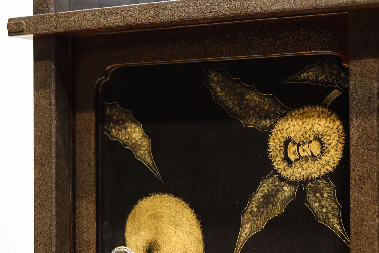 角野岩次作 栗鼠の美しい描写に和の趣き漂う素敵な飾り棚　BB3321