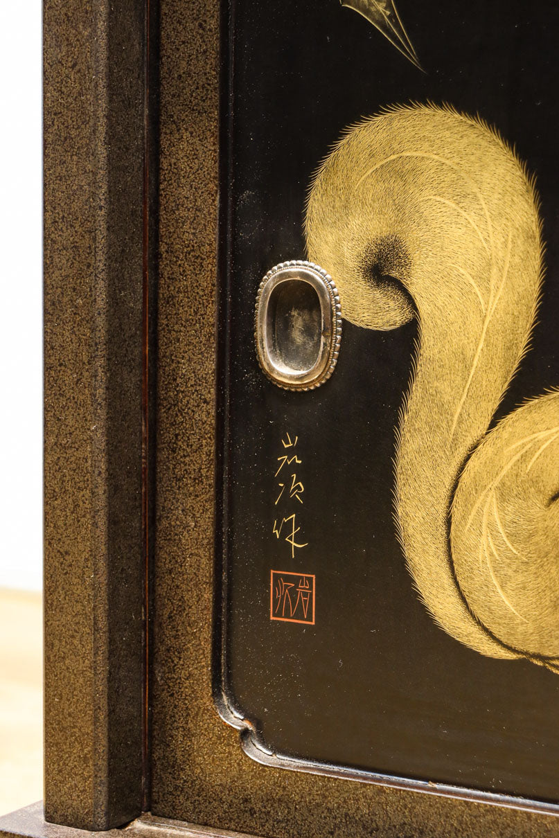 角野岩次作 栗鼠の美しい描写に和の趣き漂う素敵な飾り棚　BB3321