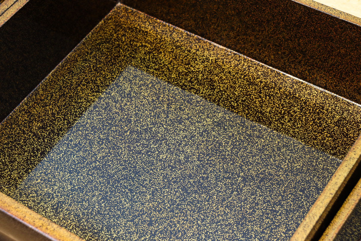 角野岩次作 栗鼠の美しい描写に和の趣き漂う素敵な飾り棚　BB3321