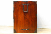 落ち着いた朱の色彩に丸金具を添えた上品な最上衣裳箪笥　BB3322