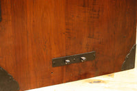 落ち着いた朱の色彩に丸金具を添えた上品な最上衣裳箪笥　BB3322