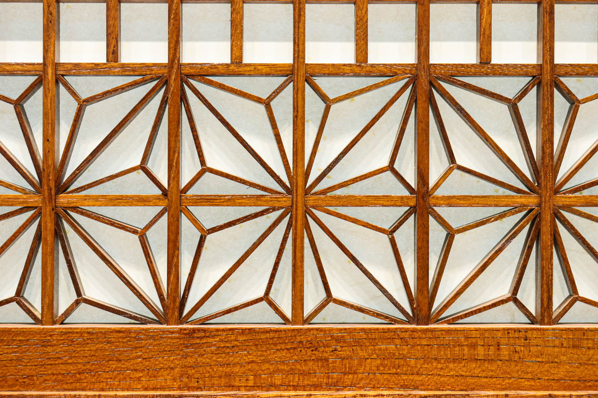 極上けやき珠杢!! 組子入り建具を備えた和の趣き溢れる重厚な衝立　BB3323