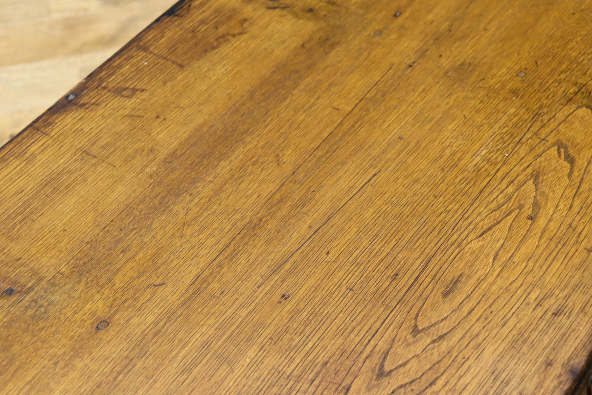 味わい深い面持ちの両袖タイプの彫金机　BB3325