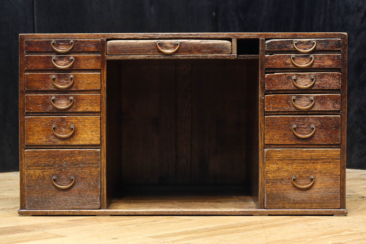 味わい深い面持ちの両袖タイプの彫金机 BB3325 – 古福庵 [ KOFUKUAN