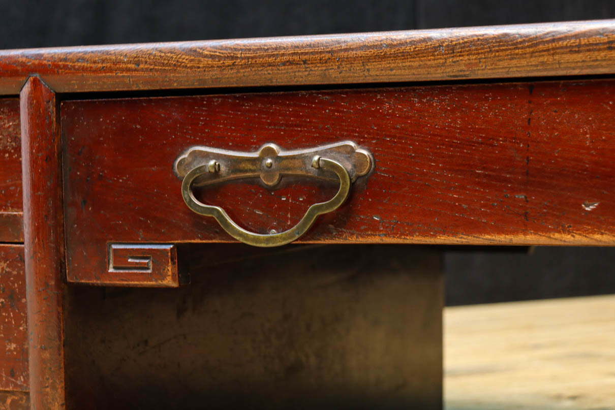 両袖に引き出しを備えた味わい深い文机　BB3326