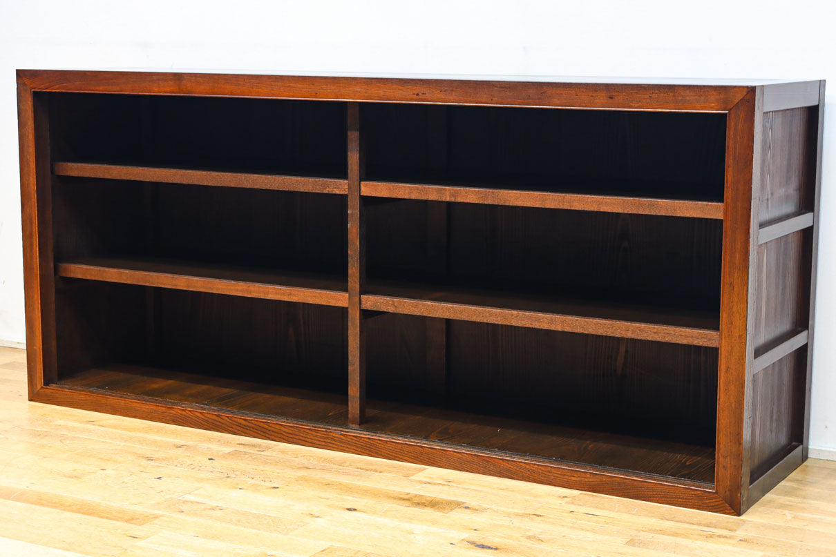 視線を離せない程に美しい波を打つような杢目の4枚引き戸の水屋箪笥　BB3327