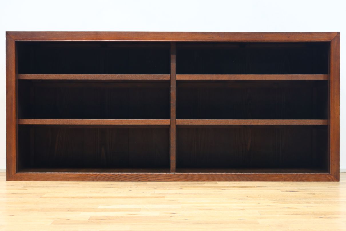 視線を離せない程に美しい波を打つような杢目の4枚引き戸の水屋箪笥　BB3327