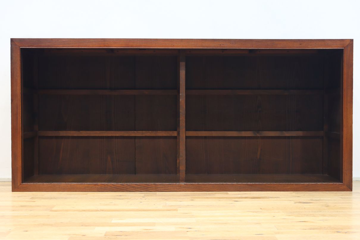 視線を離せない程に美しい波を打つような杢目の4枚引き戸の水屋箪笥　BB3327