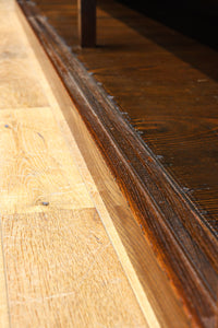 視線を離せない程に美しい波を打つような杢目の4枚引き戸の水屋箪笥　BB3327