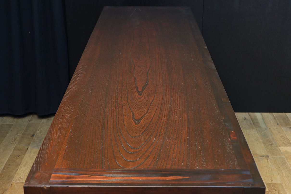 視線を離せない程に美しい波を打つような杢目の4枚引き戸の水屋箪笥　BB3327