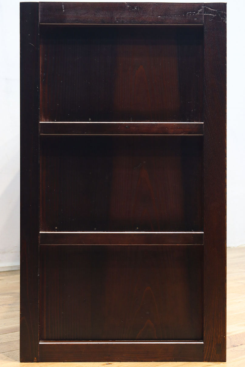 視線を離せない程に美しい波を打つような杢目の4枚引き戸の水屋箪笥　BB3327