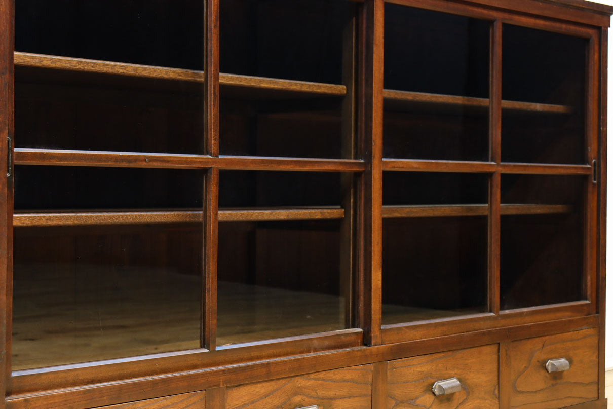 温かみある色彩にゆらゆらガラスが揺らめく十字窓レトロガラスケース　BB3328