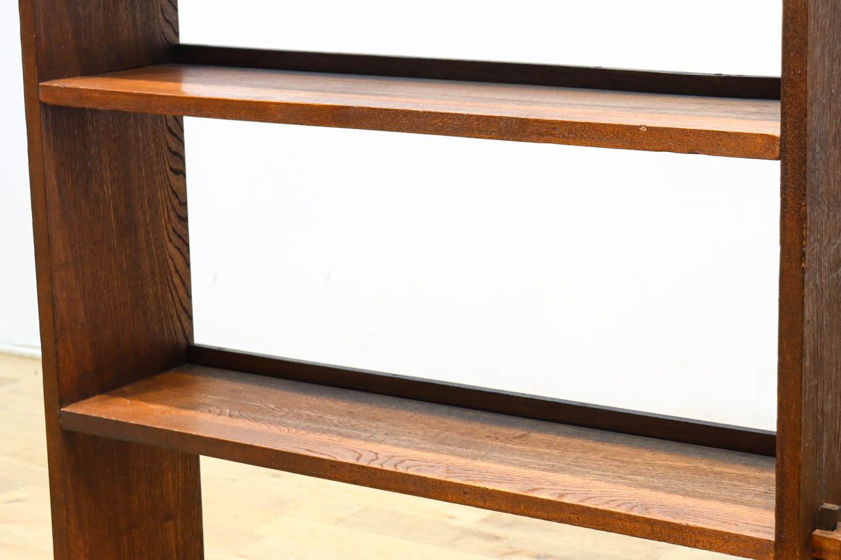 使い勝手の良い落ち着いた風合いの総欅レトロ本棚　BB3329
