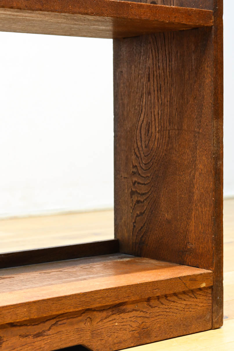 使い勝手の良い落ち着いた風合いの総欅レトロ本棚　BB3329