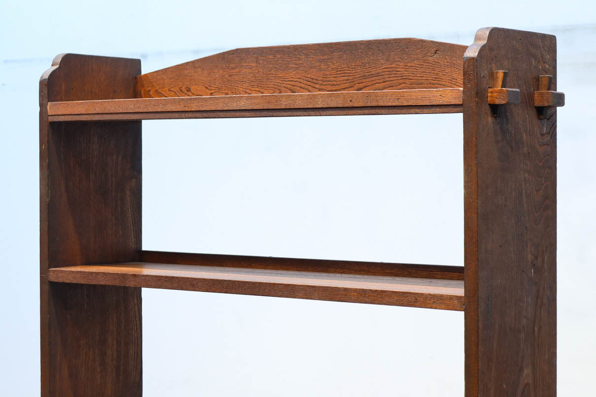 使い勝手の良い落ち着いた風合いの総欅レトロ本棚　BB3329