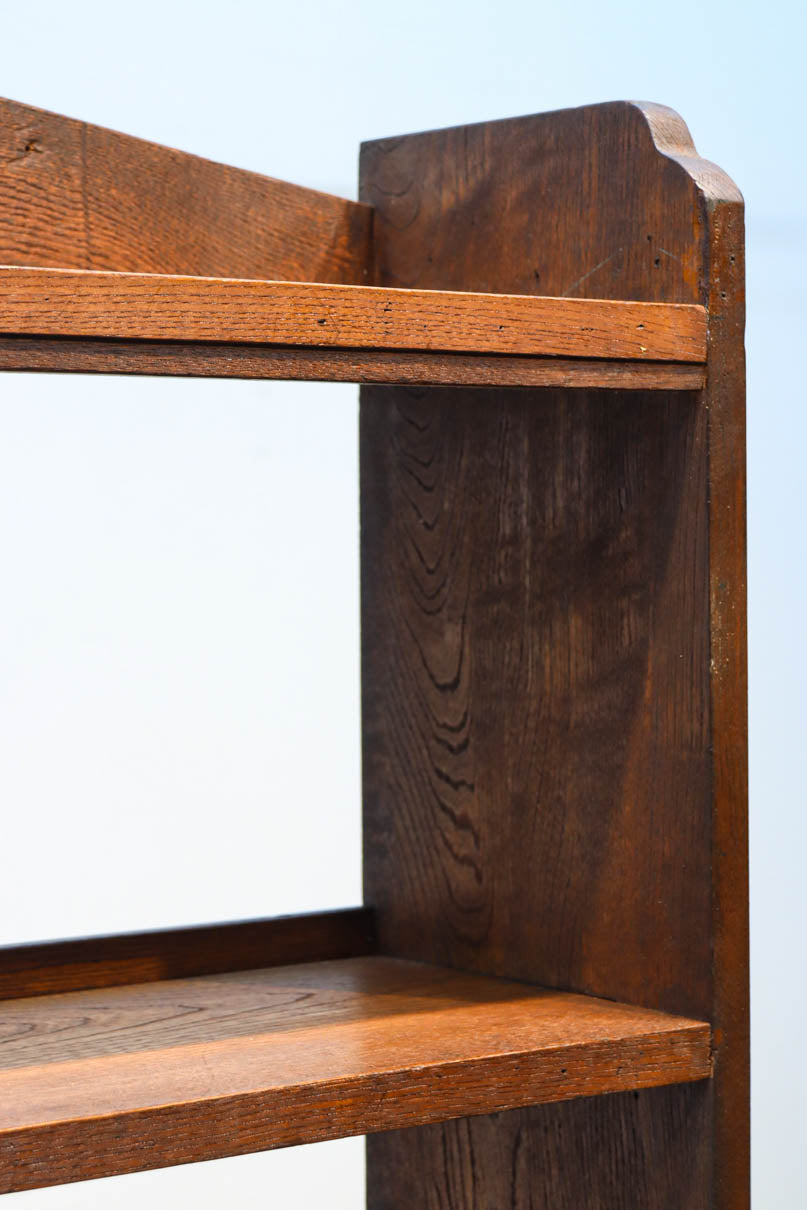 使い勝手の良い落ち着いた風合いの総欅レトロ本棚　BB3329