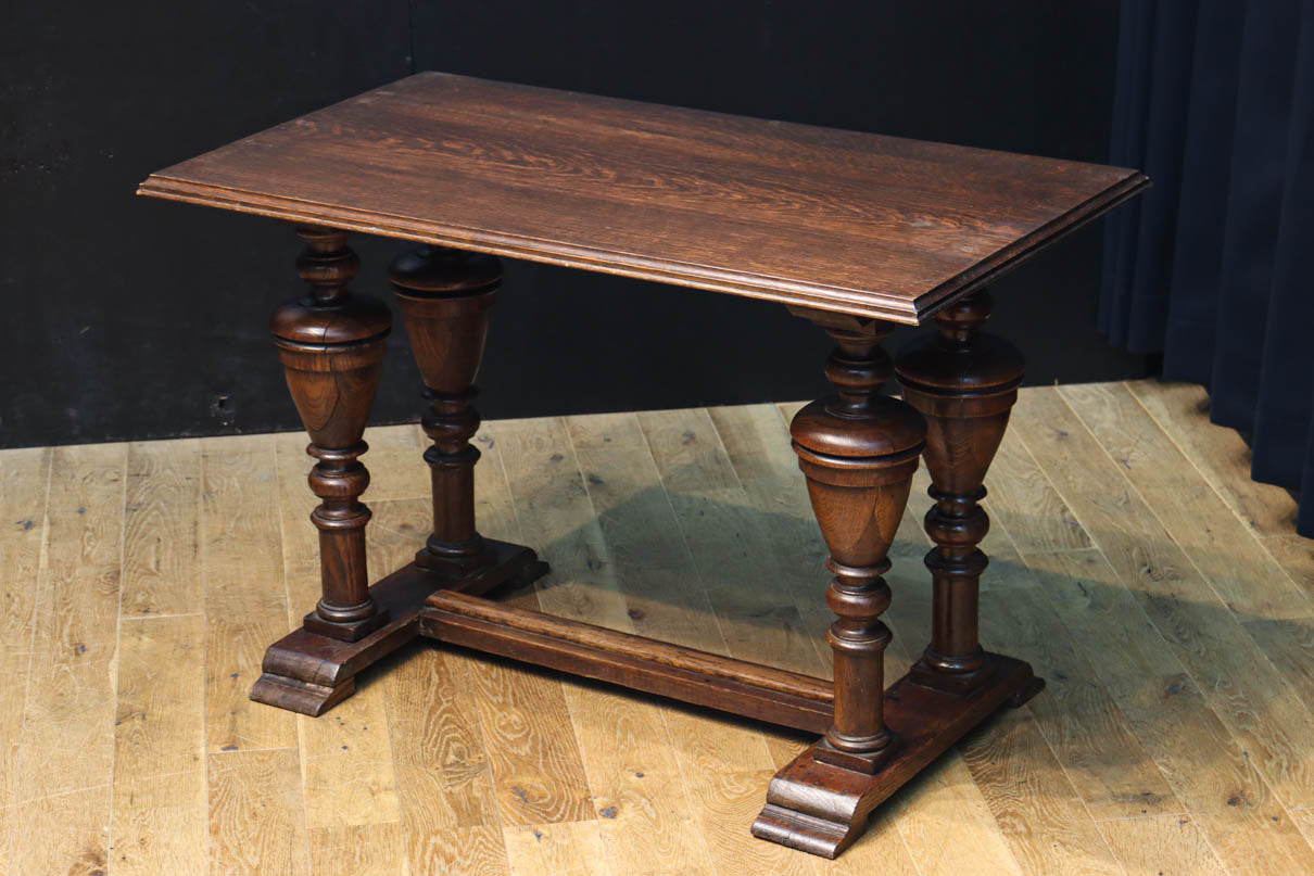 置台や飾り台に！！ モダンな雰囲気溢れる小型バルボスレッグテーブル　BB3330