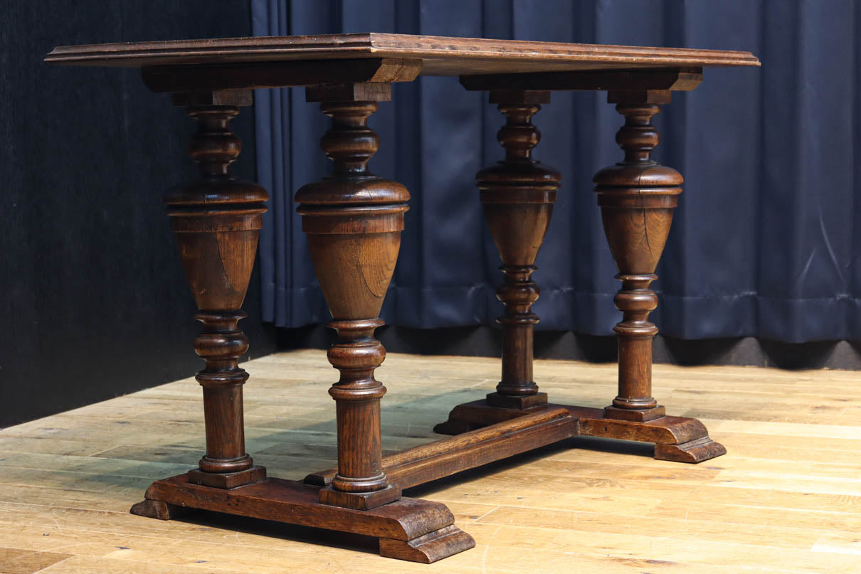 置台や飾り台に！！ モダンな雰囲気溢れる小型バルボスレッグテーブル　BB3330