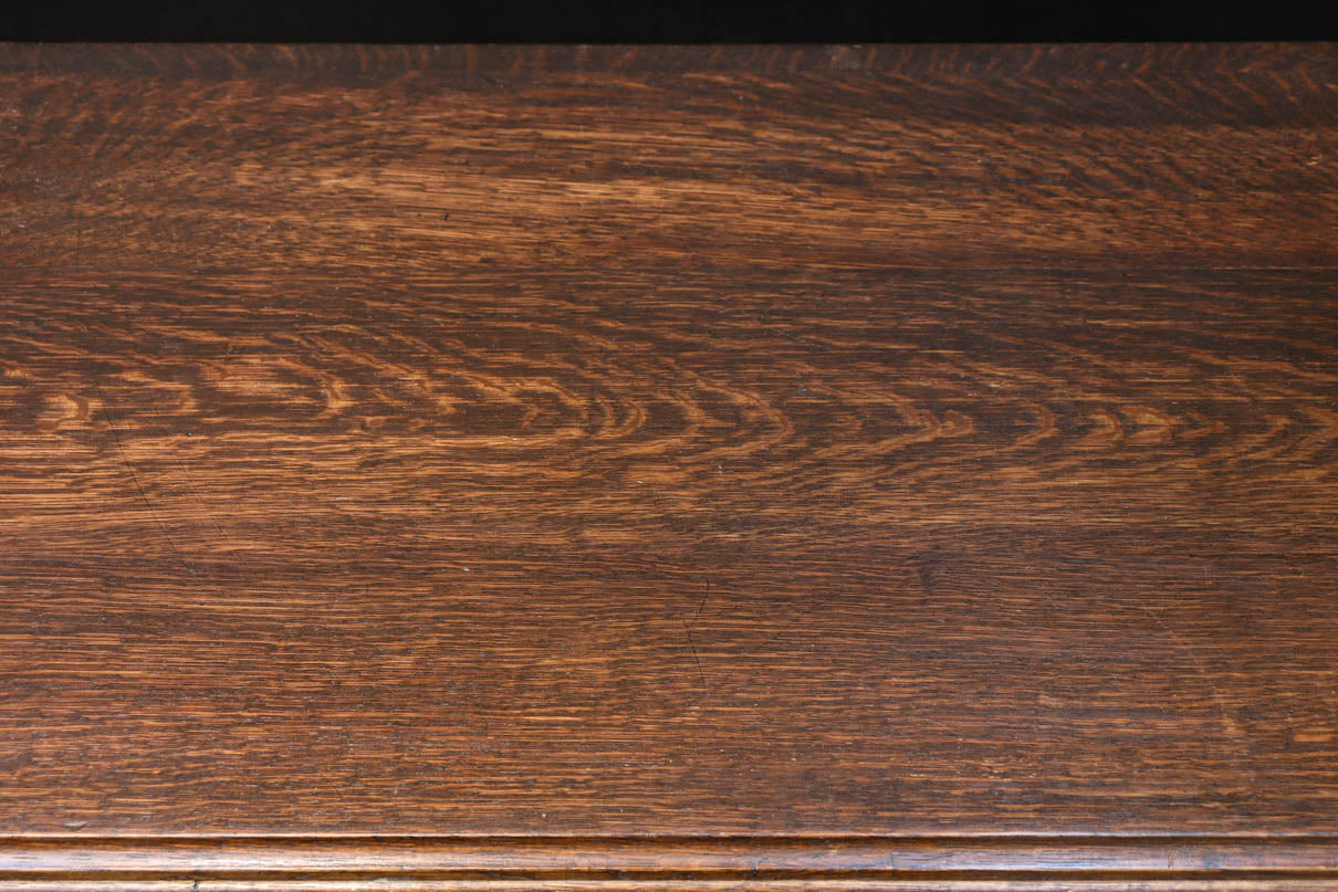 置台や飾り台に！！ モダンな雰囲気溢れる小型バルボスレッグテーブル　BB3330