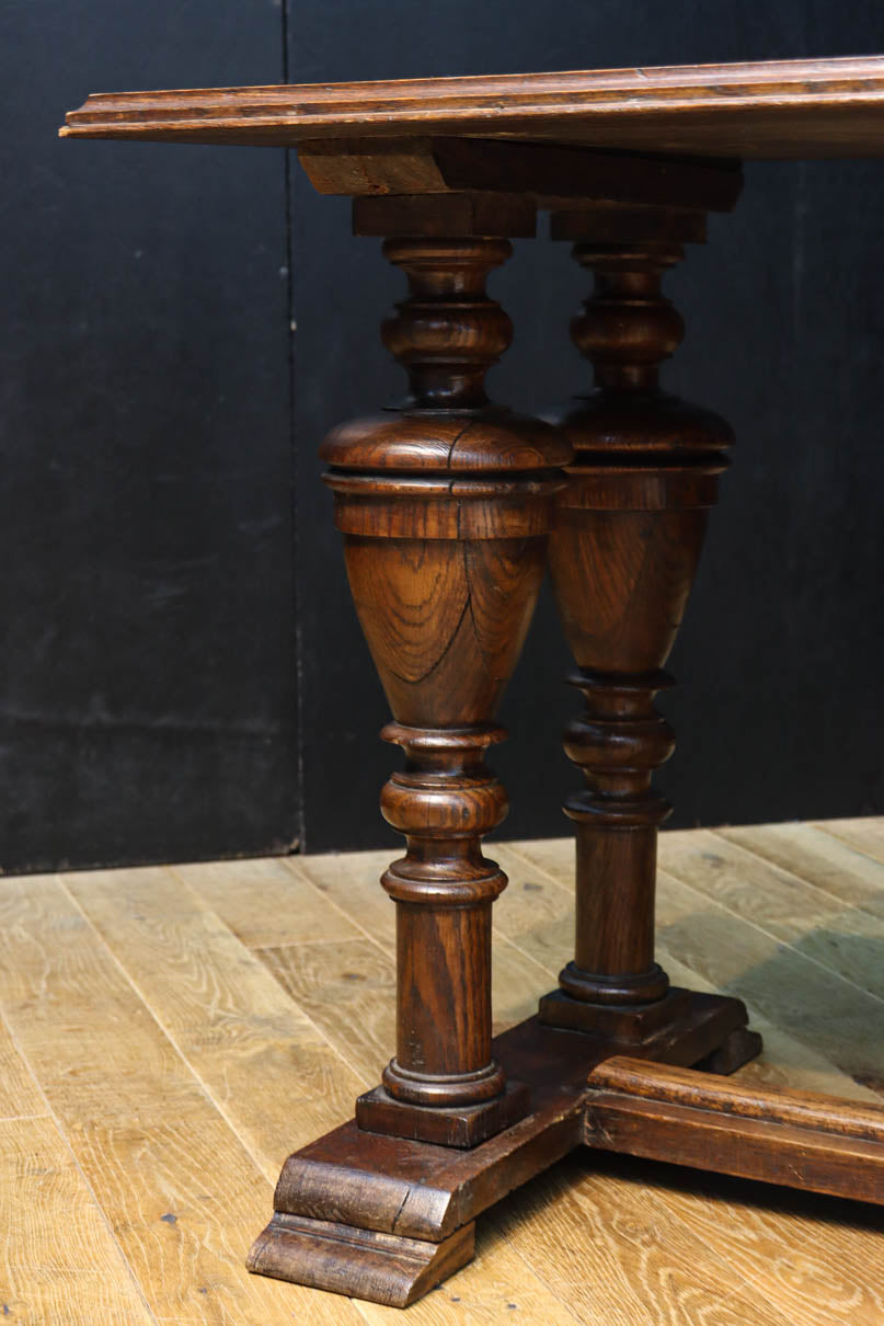 置台や飾り台に！！ モダンな雰囲気溢れる小型バルボスレッグテーブル　BB3330