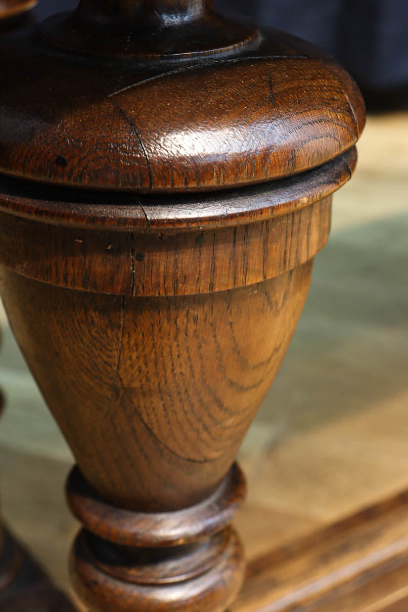 置台や飾り台に！！ モダンな雰囲気溢れる小型バルボスレッグテーブル　BB3330