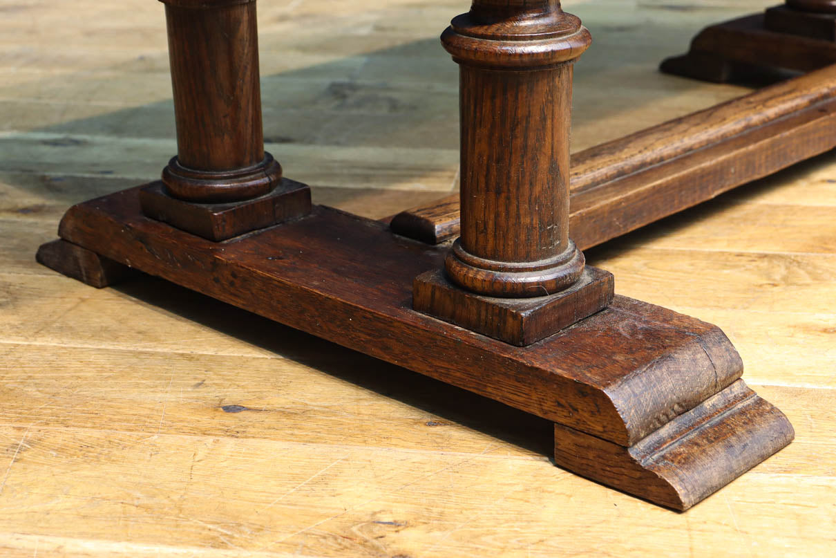 置台や飾り台に！！ モダンな雰囲気溢れる小型バルボスレッグテーブル　BB3330