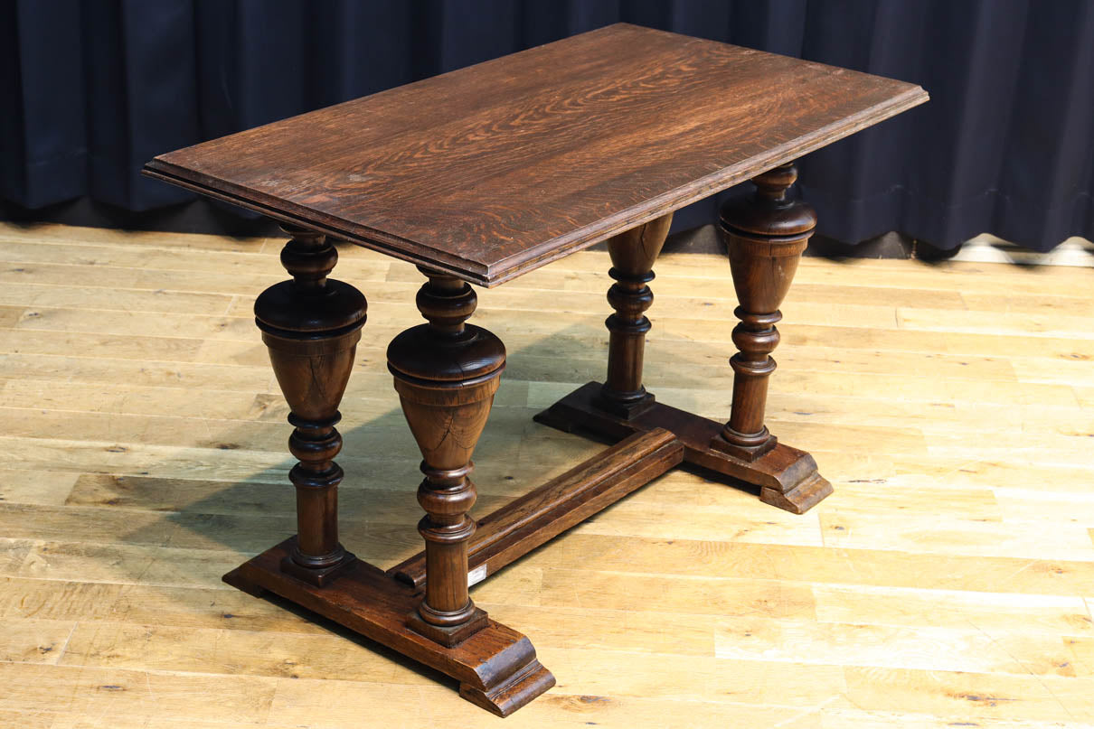 置台や飾り台に！！ モダンな雰囲気溢れる小型バルボスレッグテーブル　BB3330