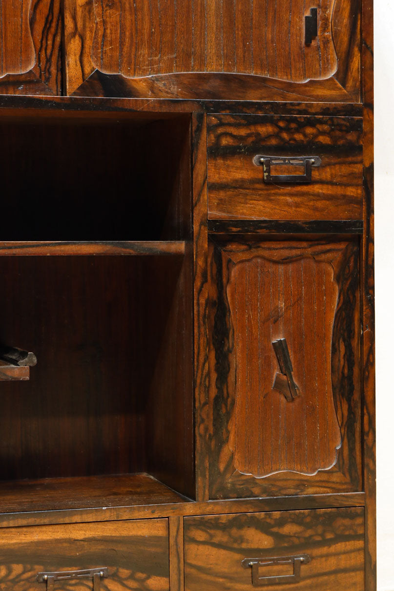 極上の黒柿杢目の上品な面持ちある飾り棚　BB3331