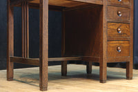 デザイン性の高いレトロ感溢れるデスク　BB3332