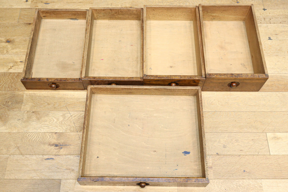 デザイン性の高いレトロ感溢れるデスク　BB3332