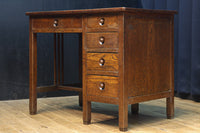 デザイン性の高いレトロ感溢れるデスク　BB3332