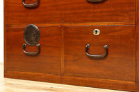 時代を重ねた風格漂う小振りサイズの小箪笥　BB3333