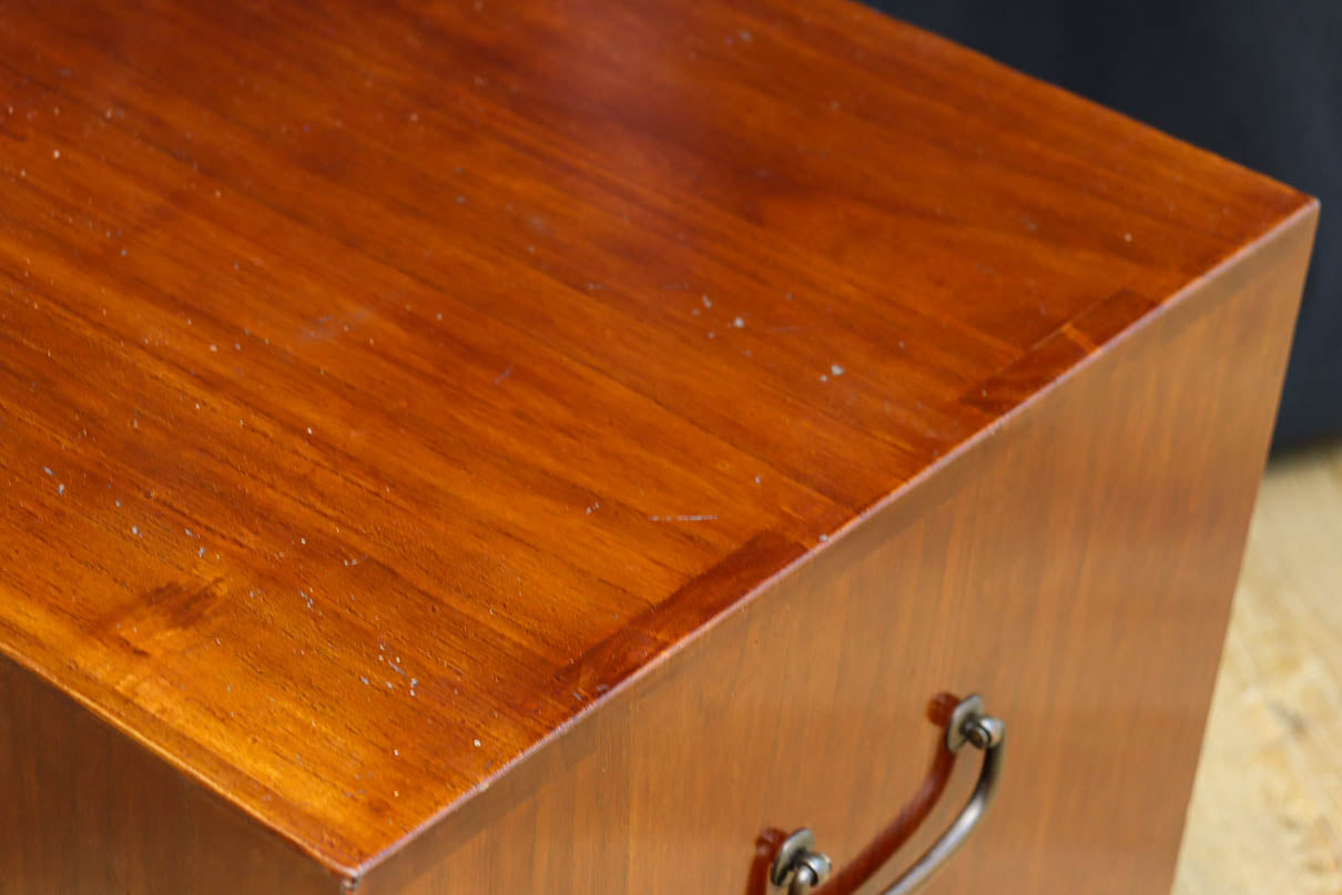 時代を重ねた風格漂う小振りサイズの小箪笥　BB3333