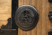 木地色の色彩を黒枠で整えた雅で美しい最上箪笥　BB3334