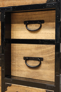 木地色の色彩を黒枠で整えた雅で美しい最上箪笥　BB3334