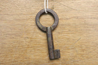 木地色の色彩を黒枠で整えた雅で美しい最上箪笥　BB3334