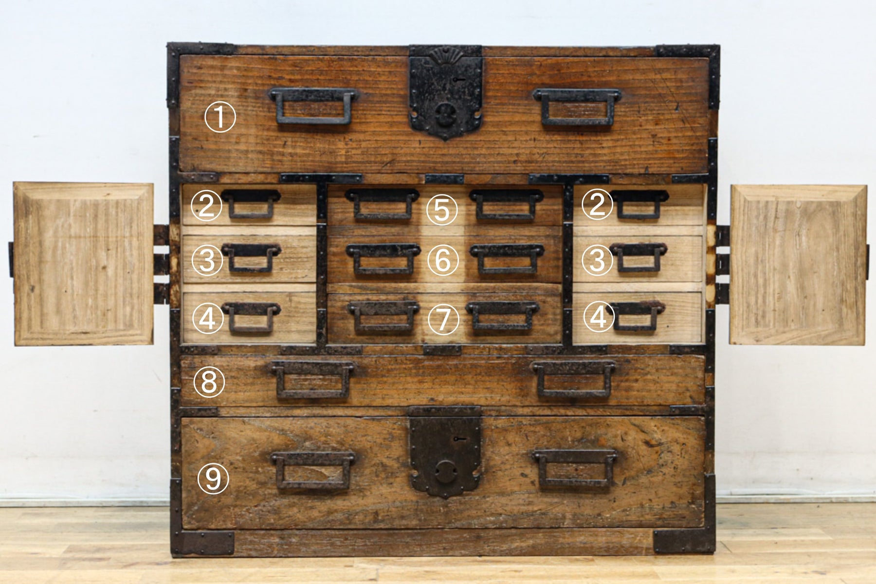 Merchant Chest BB3335