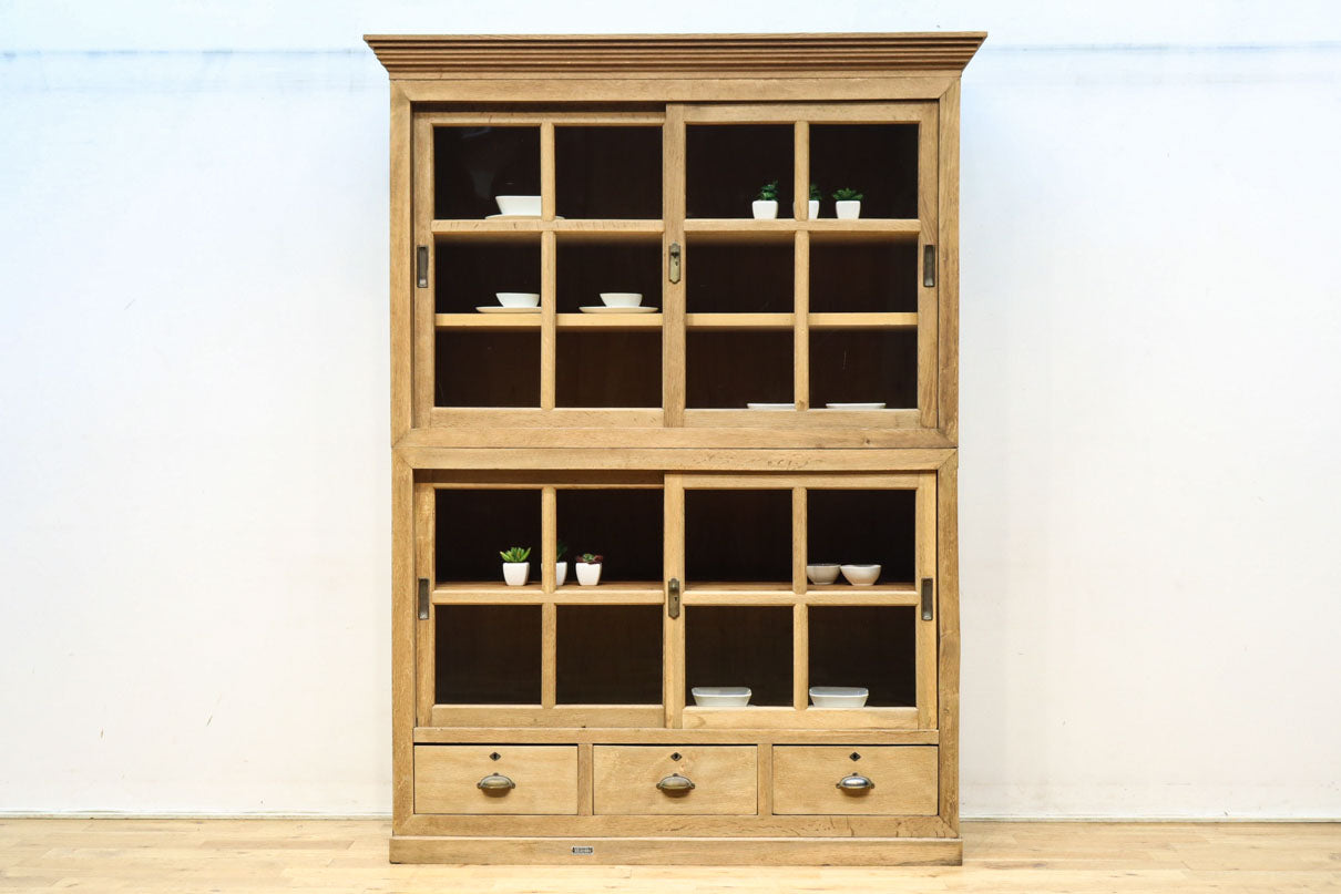 幅1222ミリ‼︎木地色の美しい風合いをした上質なレトロガラスケース　BB3336